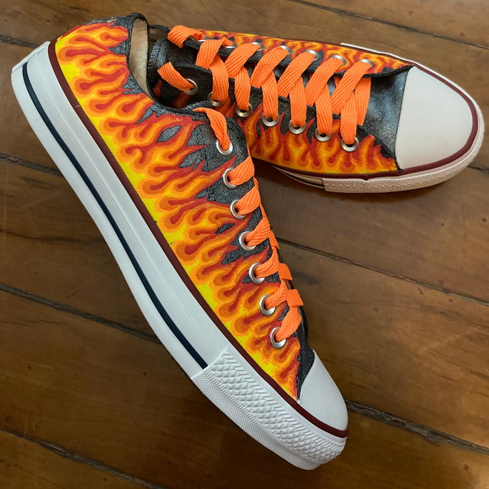 Imagem 1 - All Star Pintado a Mão Chamas