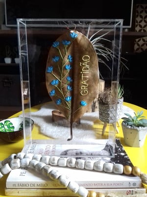 Arte sobre a arte de deus folha na caixa de acrílico