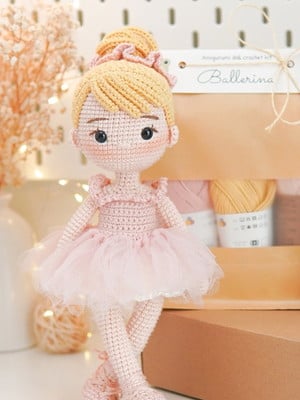 Boneca bailarina em crochê (unidade)