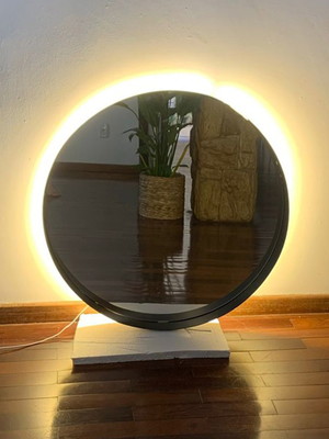 Espelho redondo 130cm borda em aço e iluminação infinita led