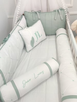 Kit berço americano clean branco nervurado com verde