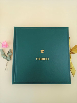 Livro do bebê e caixa hot stamping
