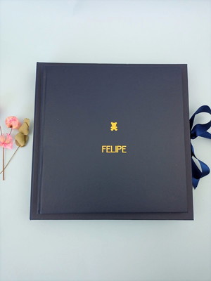 Livro do bebê e caixa hot stamping