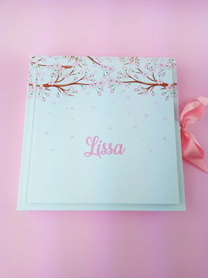 Livro do bebê com caixa floral
