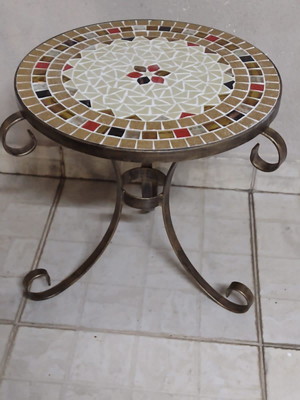 Mesa em mosaico