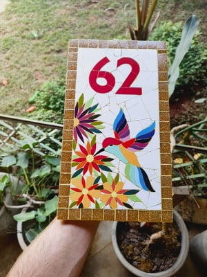Número em mosaico - beija flor 35x20cm