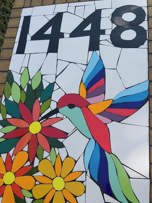 Número em mosaico - beija flor