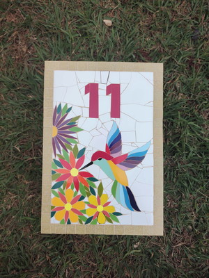 Número em mosaico - beija flor