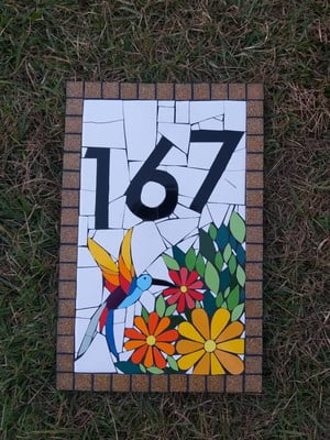 Número em mosaico - beija flor
