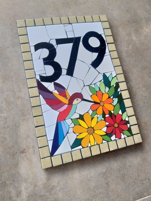 Número em mosaico - beija flor