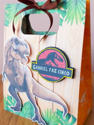 Sacola surpresa dinossauro